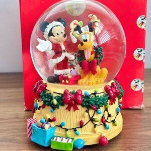 DISNEY Enesco MICKEY MOUSE PLUTO Musical Christmas Snow Globe Deck The Halls BOX